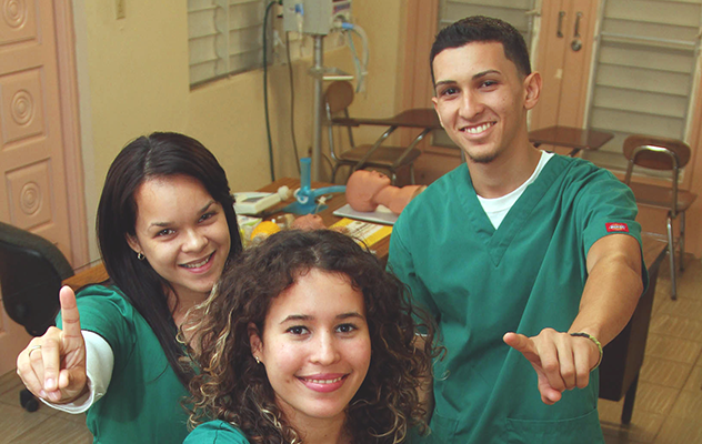 foto estudiantes carreras tecnicas